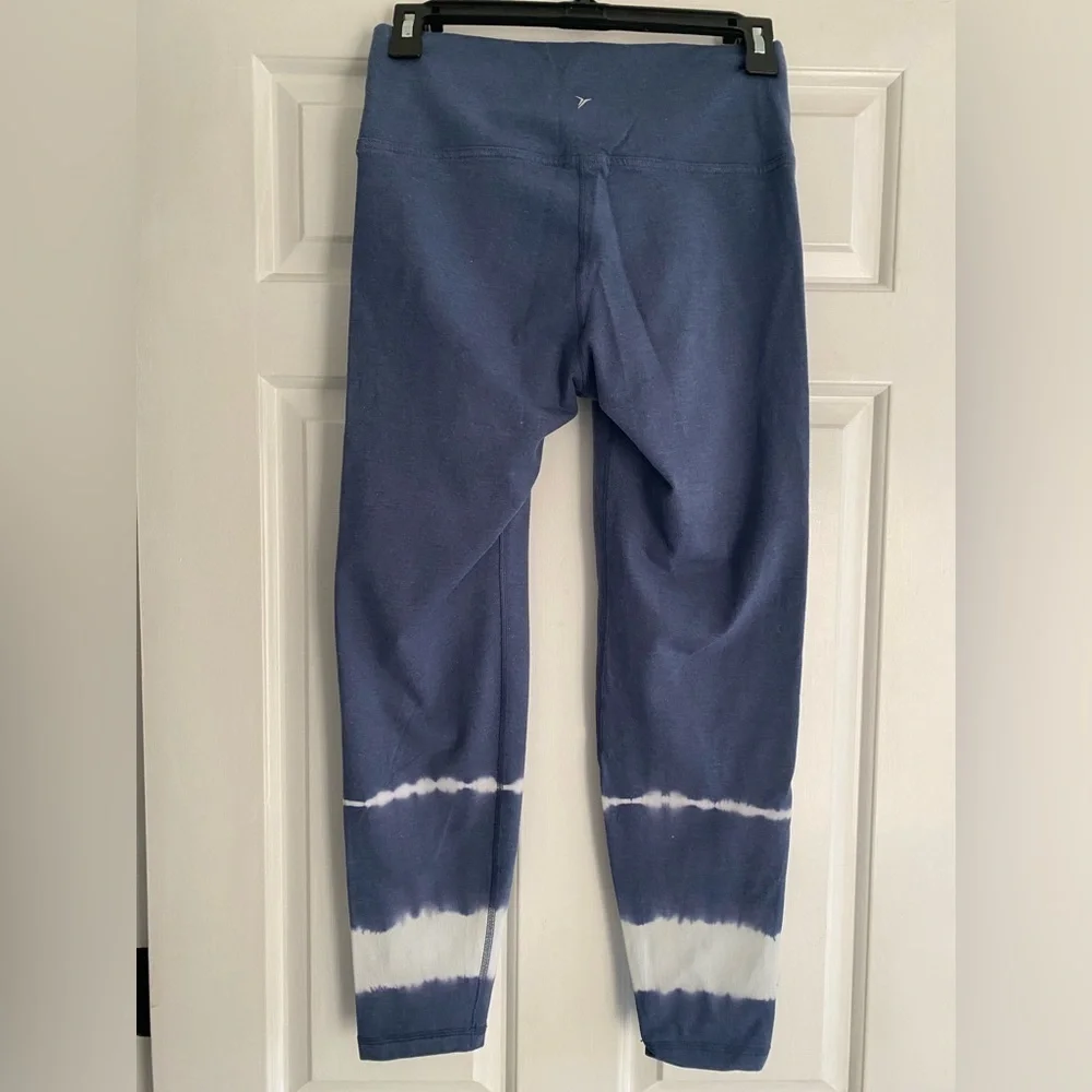 Old Navy Tie Die Stripe Balance Leggings Size M